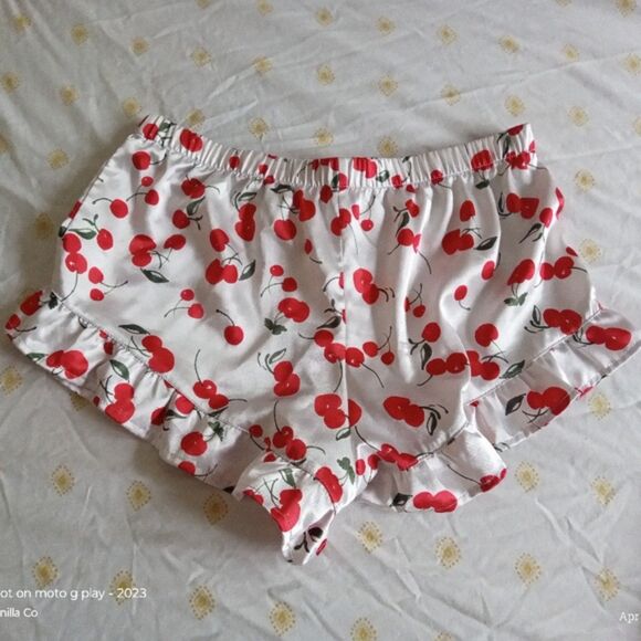 ADORE ME Satin Effect Cherry Ruffled Sleep Shorts White Size S - Picture 4 of 5